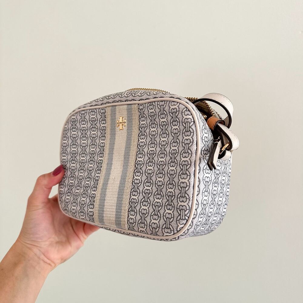 Tory Burch Gemini Link Canvas Zip Around Mini Crossbody Bag White Blue - Picture 2 of 10